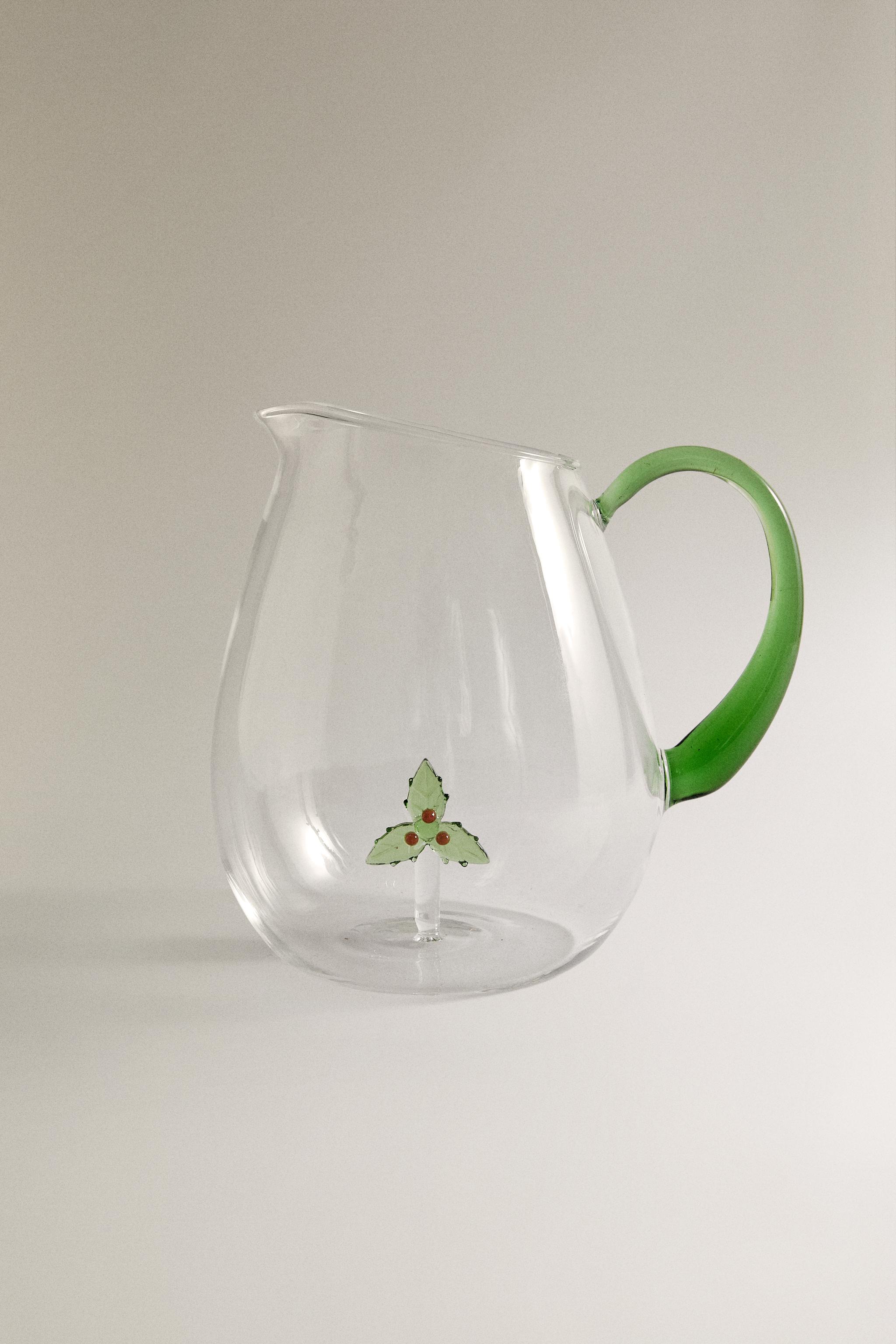 BOROSILICATE GLASS PITCHER WITH CHRISTMAS HOLLY